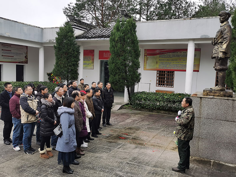 屯溪區(qū)委辦黨支部、屯溪城建投公司黨支部聯(lián)合開展主題黨日共建活動(dòng)